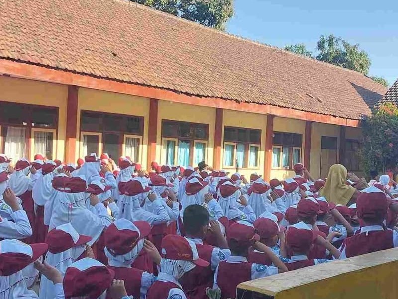KEGIATAN RUTIN UPACARA BENDERA SENIN, 13 JANUARI 2025