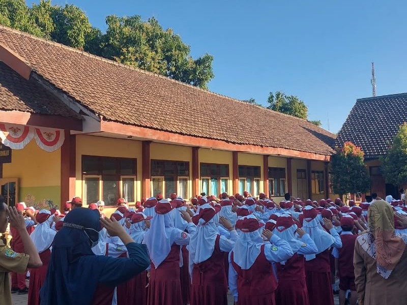 KEGIATAN RUTIN UPACARA BENDERA SENIN, 24 FEBRUARI 2025