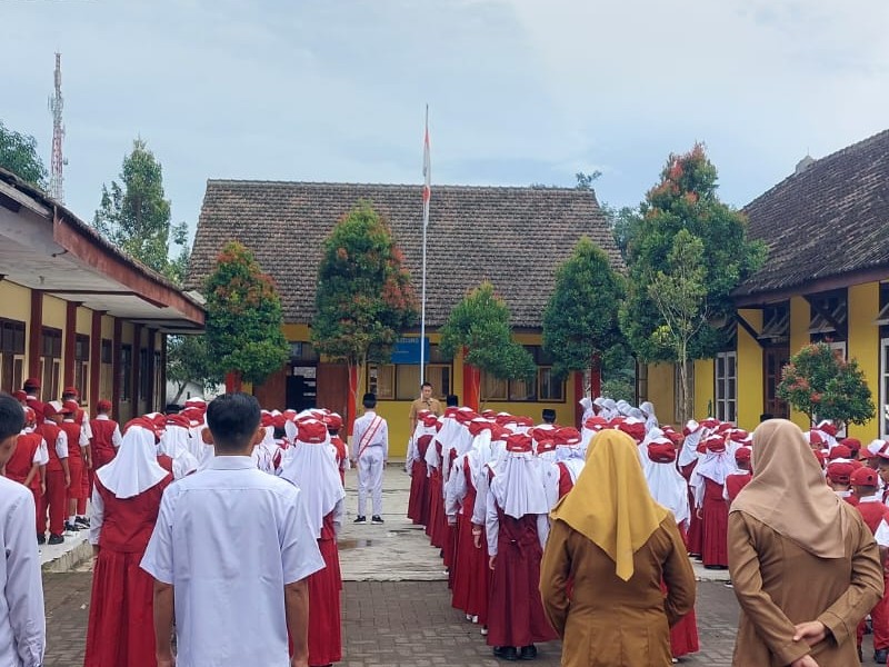 KEGIATAN RUTIN UPACARA BENDERA SENIN, 19 JANUARI 2026