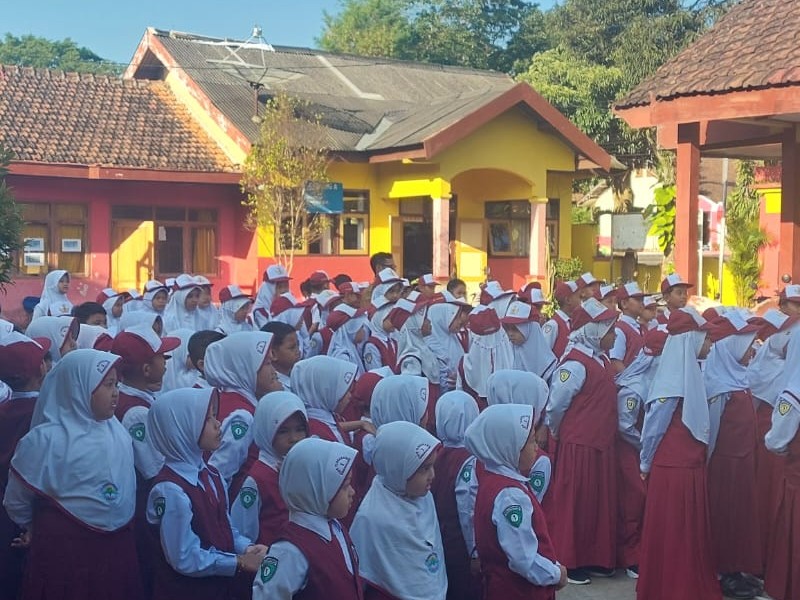 KEGIATAN RUTIN UPACARA BENDERA SENIN, 30 MARET 2026
