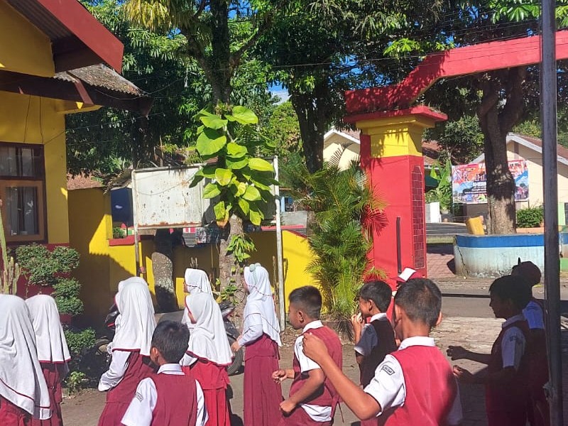 LATIHAN TARI PERSIAPAN PENAMPILAN 17 AGUSTUS